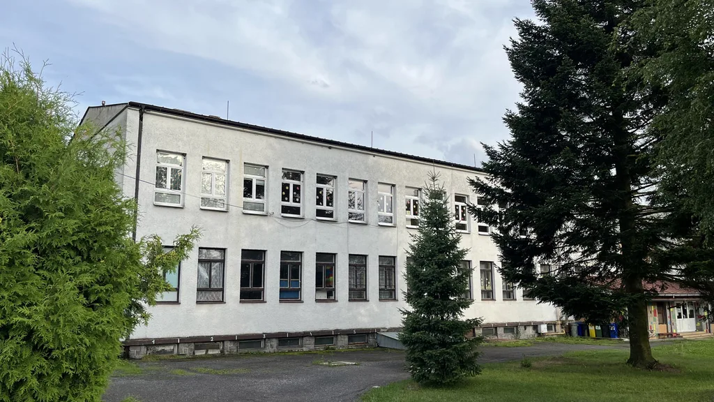 Základná škola s materskou školou Jána Lajčiaka v Pribyline - Repas školského vybavenia - techniky (notebooky / počítače)